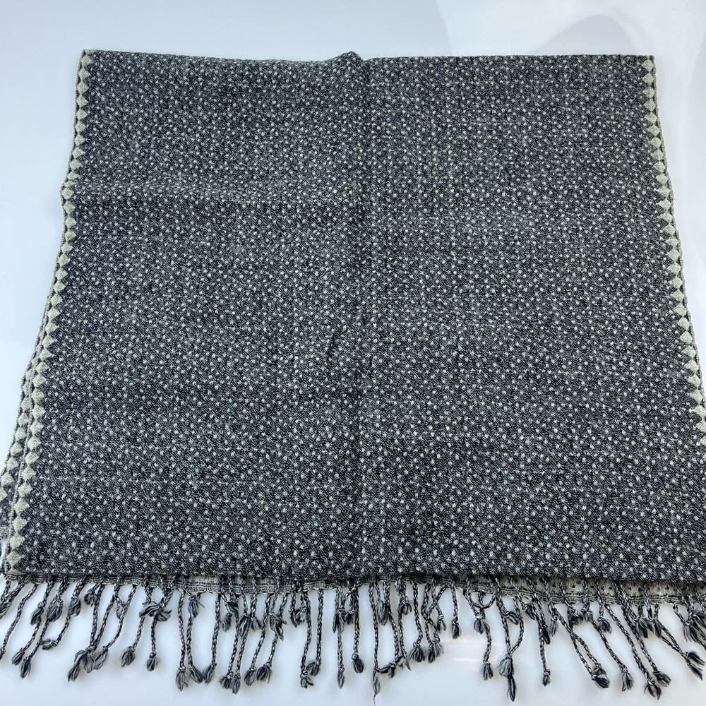 Sfera Warm Knit Shawl N245-36 - Picture 3 of 6